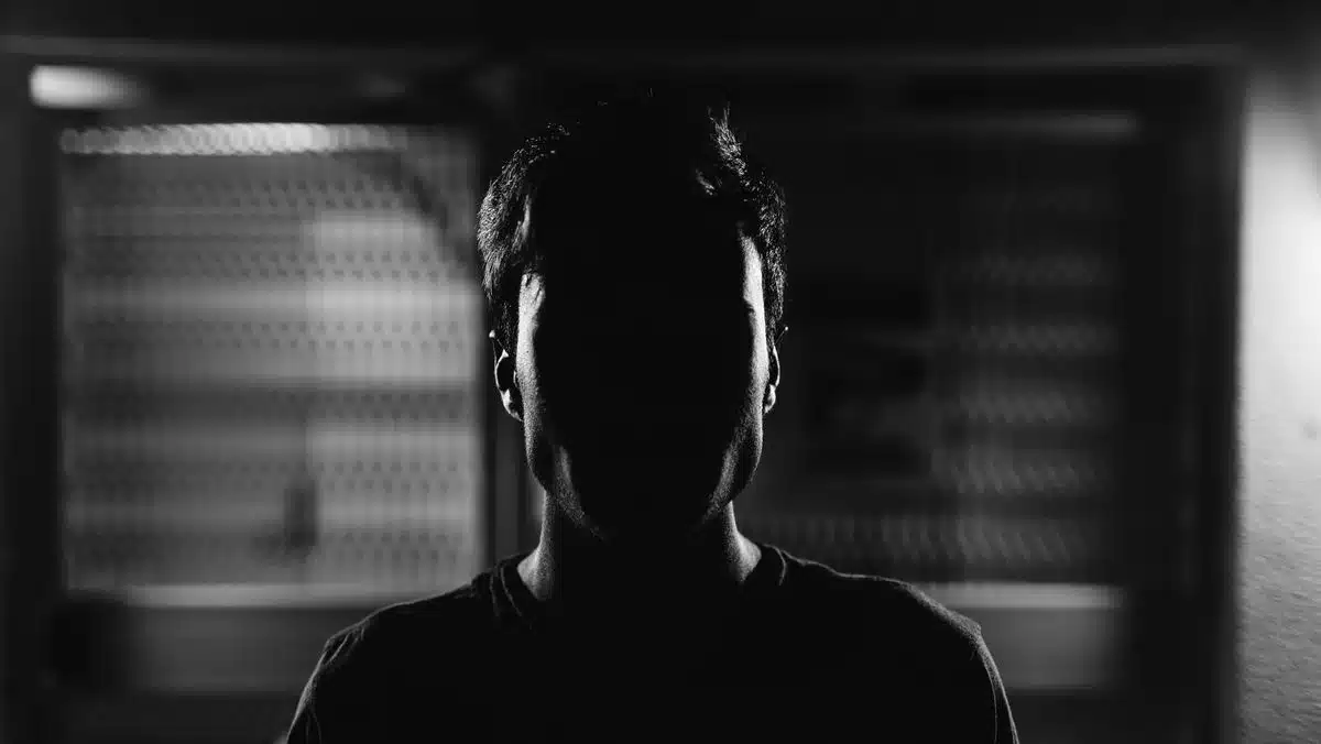 شاب في ماكاسار يسرق وقود سيارة إطفاء بسبب إدمان المقامرة