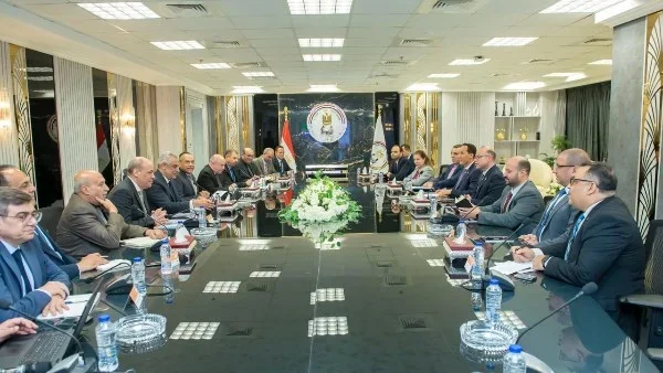 تعزيز التنمية عبر تعاون الإنتاج الحربي والاستثمار