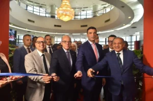 وزير الاستثمار يتفقد معرض الأهرام لسيارات النقل 2026