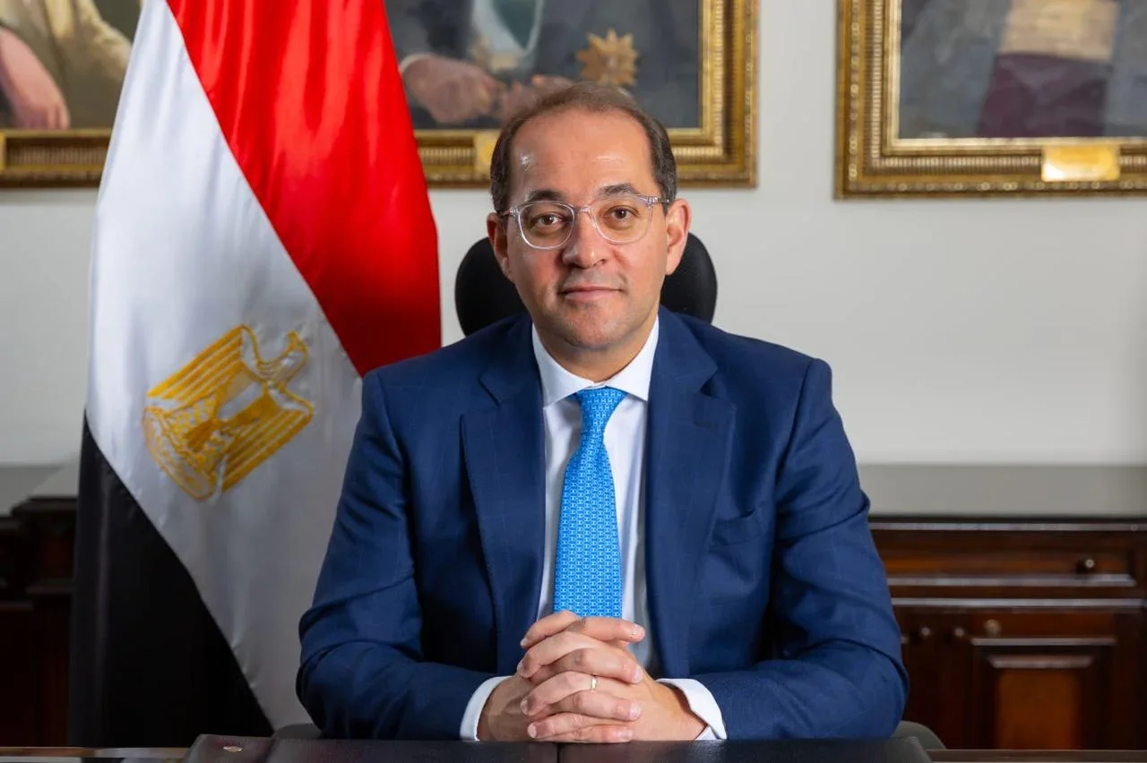 لجنة مشتركة لتعزيز التعاون بين المالية والقطاع التجاري