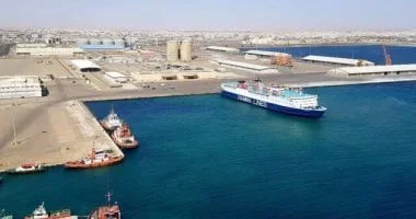 نشاط ملحوظ في موانئ البحر الأحمر وتداول 12 ألف طن بضائع