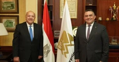 تعزيز التعاون بين البورصة والنواب لدعم الاستثمار