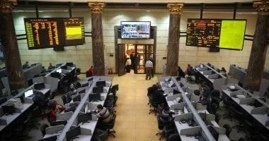 تراجع ملحوظ في أسعار الأسهم بالبورصة المصرية