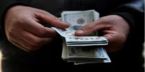 ضبط تجار عملة خارج السوق المصرفي