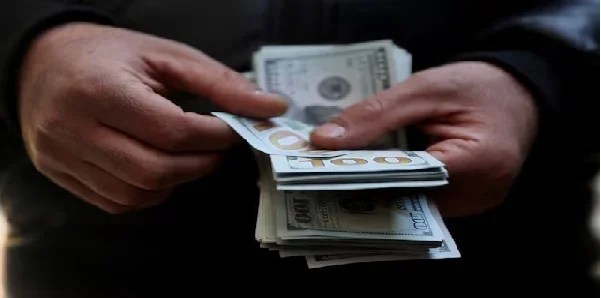 ضبط تجار عملة خارج السوق المصرفي