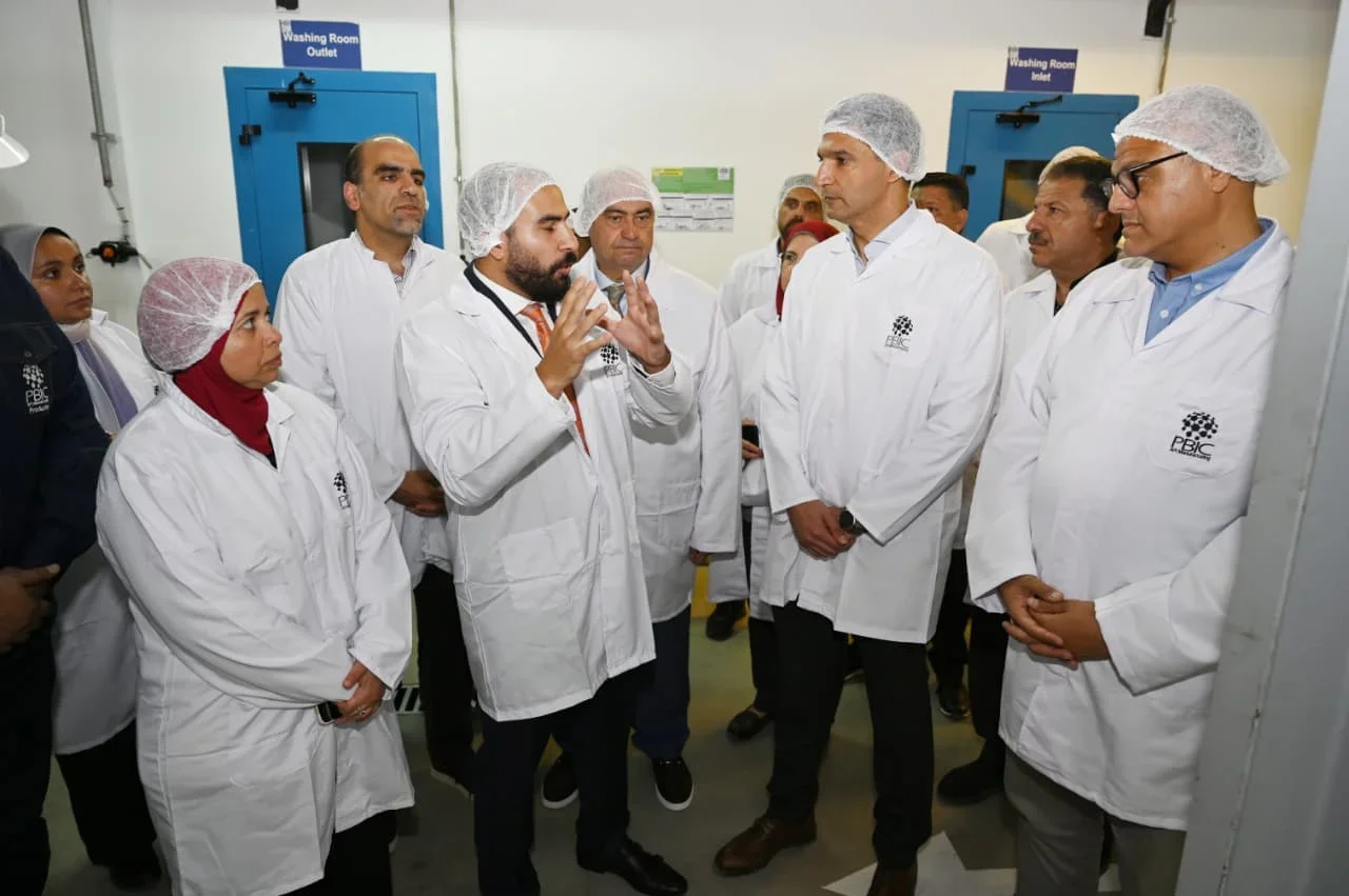 وزير الصناعة يتفقد مصانع مرغم وبرج العرب