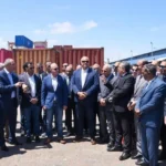 وزير الاستثمار يتفقد ميناء الدخيلة لتعزيز كفاءة العمل