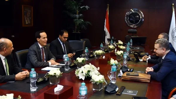 تعزيز جهود الاستثمار في تكنولوجيا المعلومات