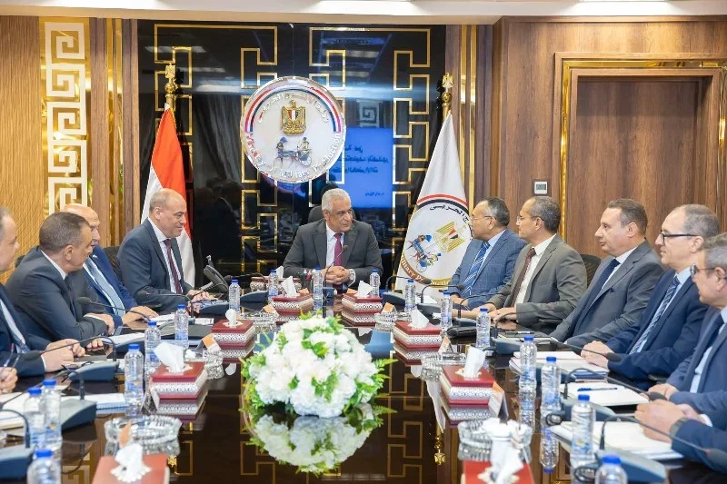 اجتماعات لتعزيز الأصول الإنتاجية في وزارة الإنتاج الحربي