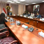 وزير الصناعة يؤكد على أهمية التصنيع المحلي