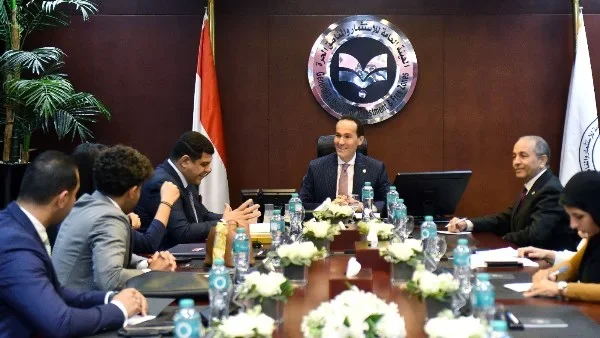 تطوير بيئة استثمارية جاذبة للمشروعات الكبرى