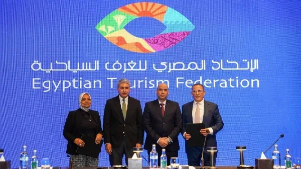 تسهيل تراخيص عمل الأجانب يعزز السياحة المصرية