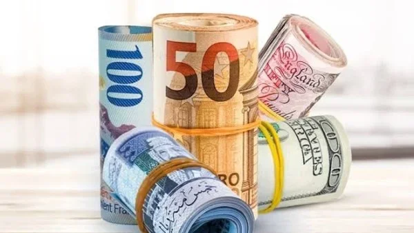 تراجع الدولار وتجديد أسعار العملات في مصر