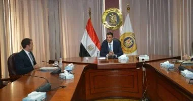 استثمار الغزل والنسيج في استراتيجية 2030