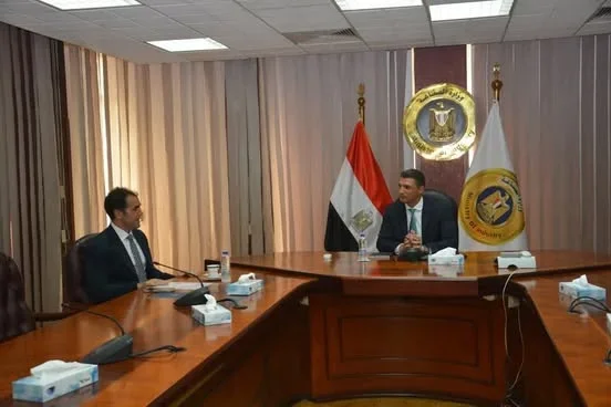 استراتيجية الصناعة المصرية تعزز الغزل والنسيج والملابس
