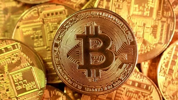 استقرار بيتكوين قرب 66 ألف دولار مع ترقب الأسواق