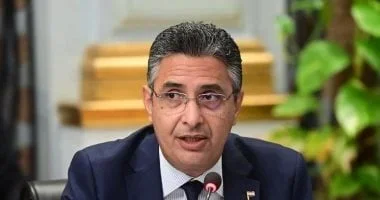 آليات جديدة لتنقية بطاقات الدعم من وزير التموين