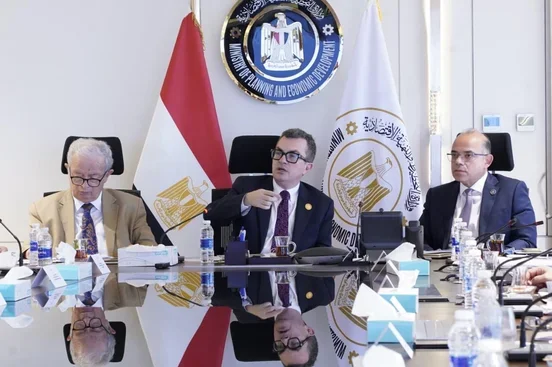 اجتماع وزاري لمتابعة خطة إعادة هيكلة بنك الاستثمار القومي