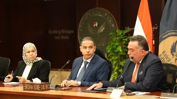 تعزيز التعاون بين الهيئة والبورصة ومصلحة الضرائب