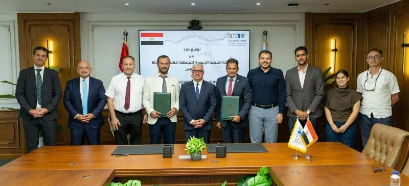 تعزيز العلاقات مع السفير السويسري في قناة السويس