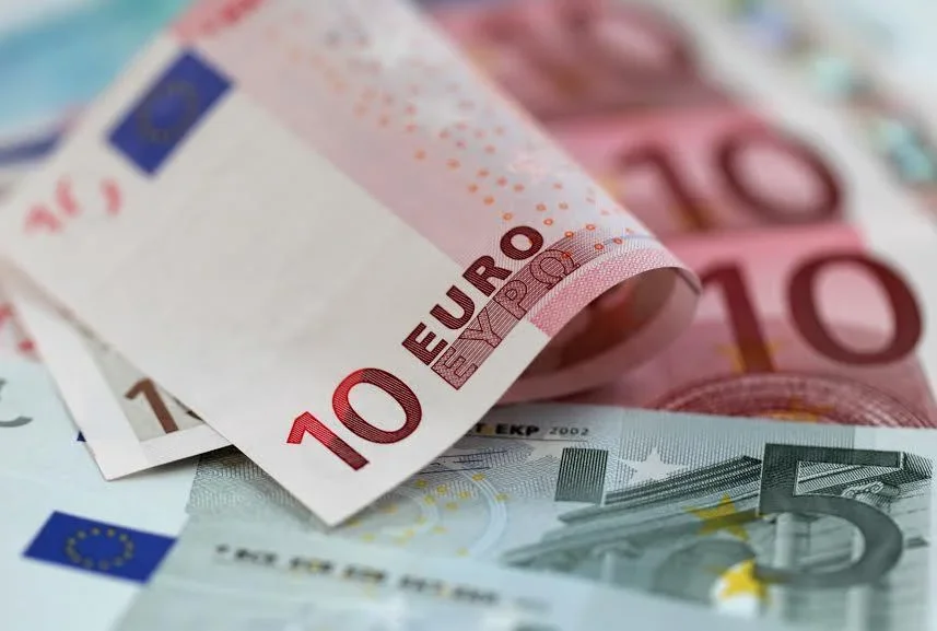 تراجع ملحوظ في سعر اليورو مقابل الجنيه المصري