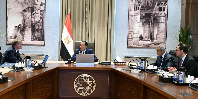 متابعة رئيس الوزراء لملفات وزارة البترول