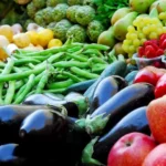 تباين أسعار الخضراوات في سوق العبور اليوم