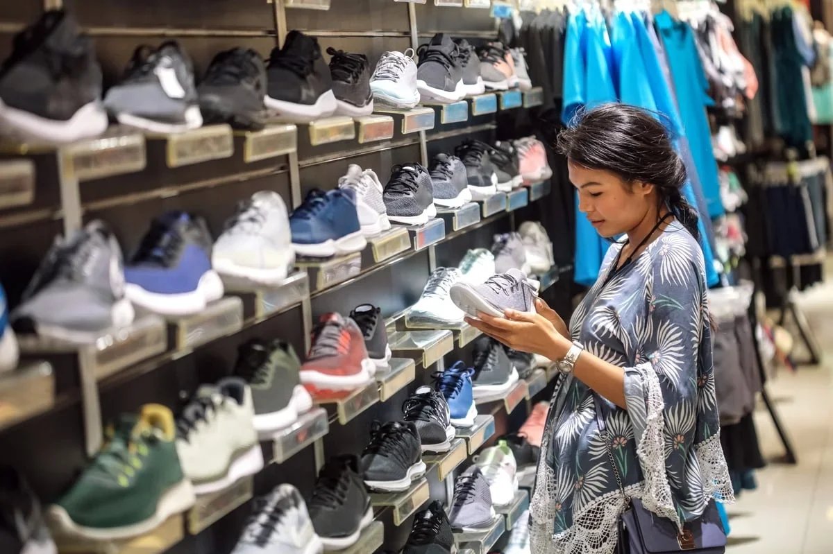 الاستثمارات في سهم Shoe Station: عوائد واعدة رغم التحديات
