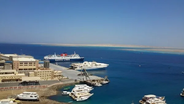 نشاط ملحوظ في موانئ البحر الأحمر