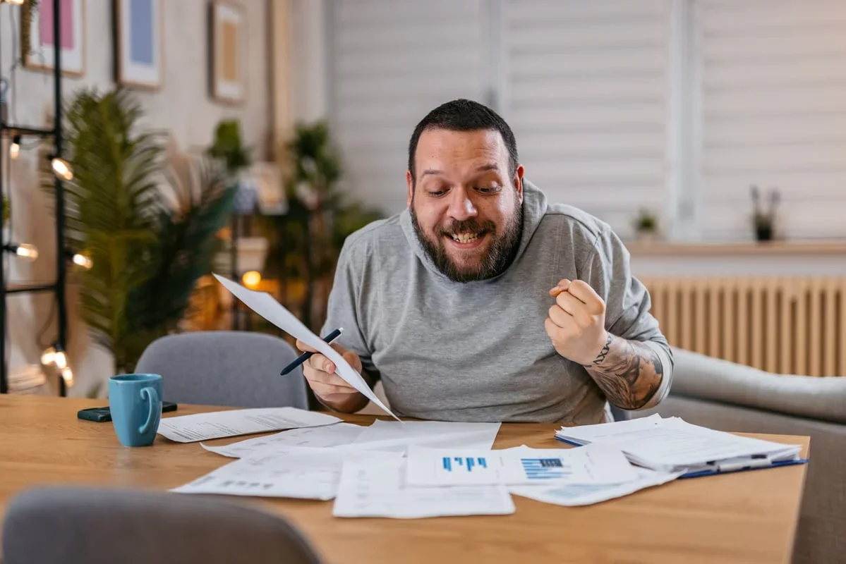 لماذا اخترت UPS للاستثمار بدلًا من كاتربيلر؟