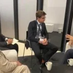 وزير الطيران يبحث مع مسؤول بريطاني فرص الاستثمار