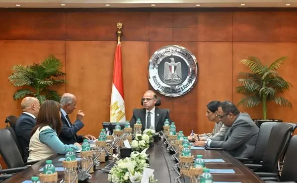 تعزيز الاستثمار في خفض الانبعاثات بمصر