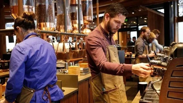 تباطؤ نمو قطاع الخدمات الأمريكي في يونيو