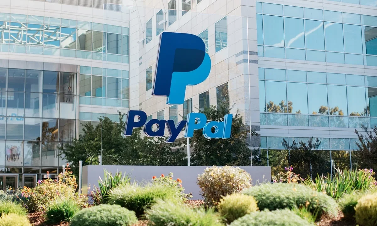 استحواذ Stripe على PayPal وتأثيره على سوق العملات المشفرة