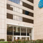 أداء AT&T المالي واستراتيجياتها الجديدة