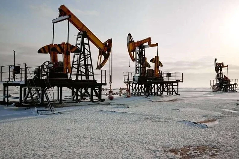 انخفاض حاد في أسعار النفط يثير اهتمام الأسواق