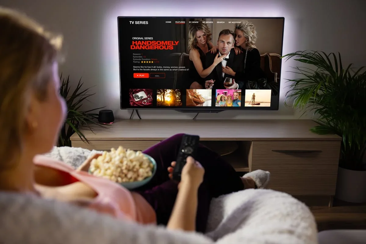 انخفاض سعر سهم نتفليكس بنسبة 41% خلال عام واحد