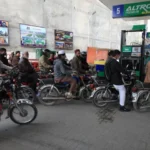 خفض أسعار البنزين ورفع سعر الديزل بالتوازي مع تقلبات السوق