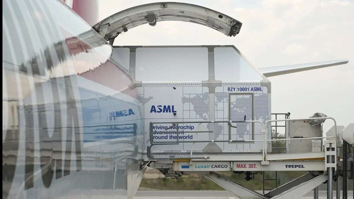 تراجع أسهم ASML Holdings في ظل أخبار تنافس صيني