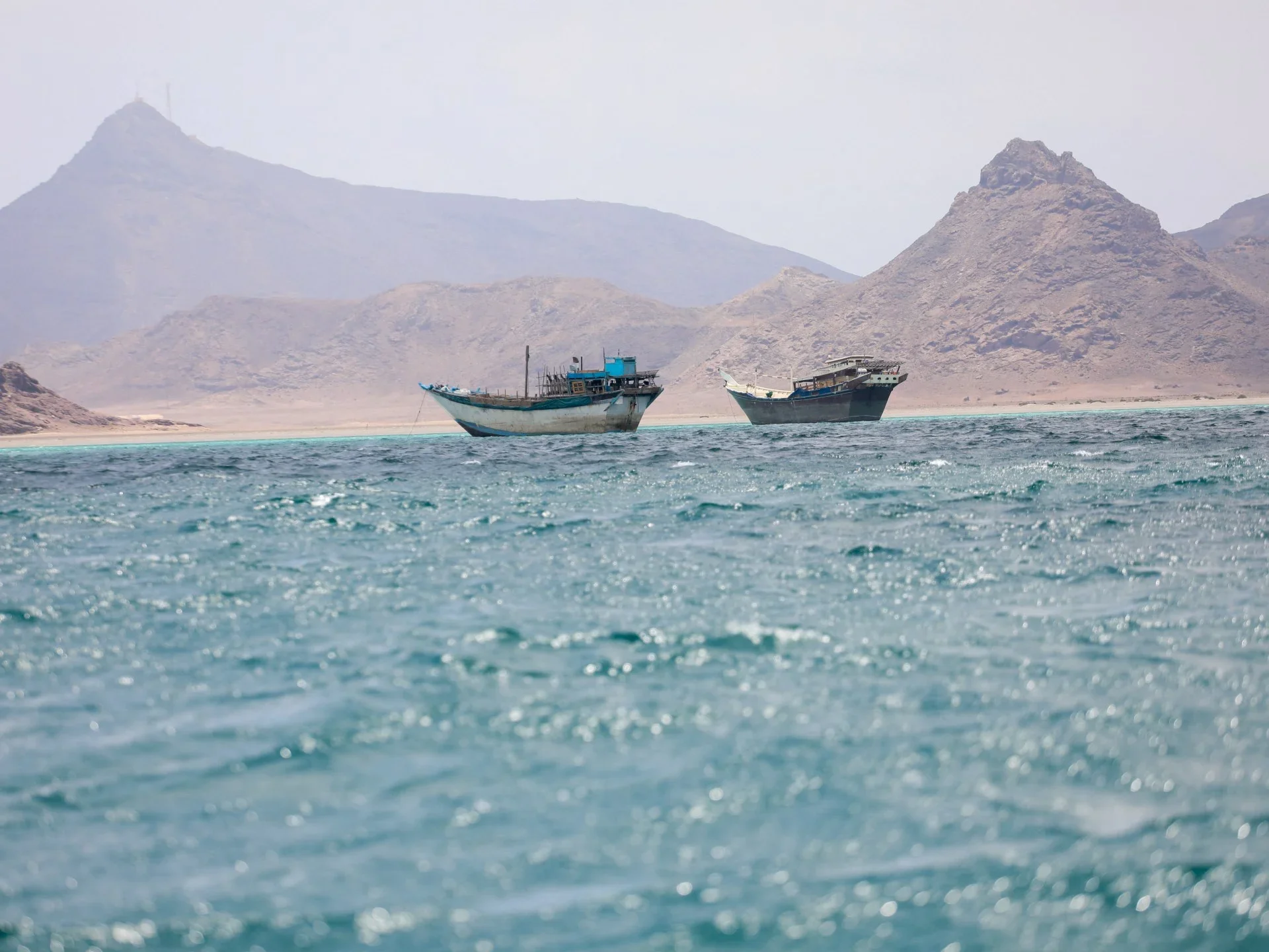الحصار الحوثي وتأثيره على أسعار النفط العالمية