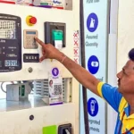تراجع أسعار النفط بعد تعليق الض strikes بين الولايات المتحدة وإيران