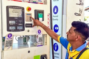 تراجع أسعار النفط بعد تعليق الض strikes بين الولايات المتحدة وإيران