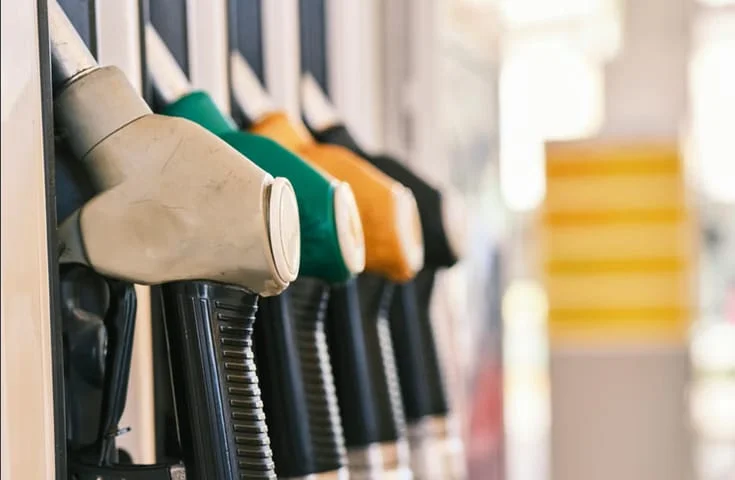 وزارة البترول تؤكد عدم تقييم نسبة توافق المركبات مع E20