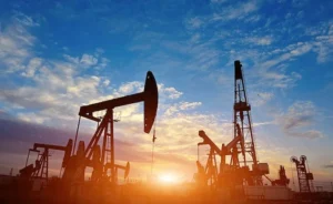تراجع أسعار النفط عقب الهدنة الأمريكية الإيرانية