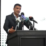 وزير الصناعة يؤكد أهمية التوسع في المصانع الرأسية