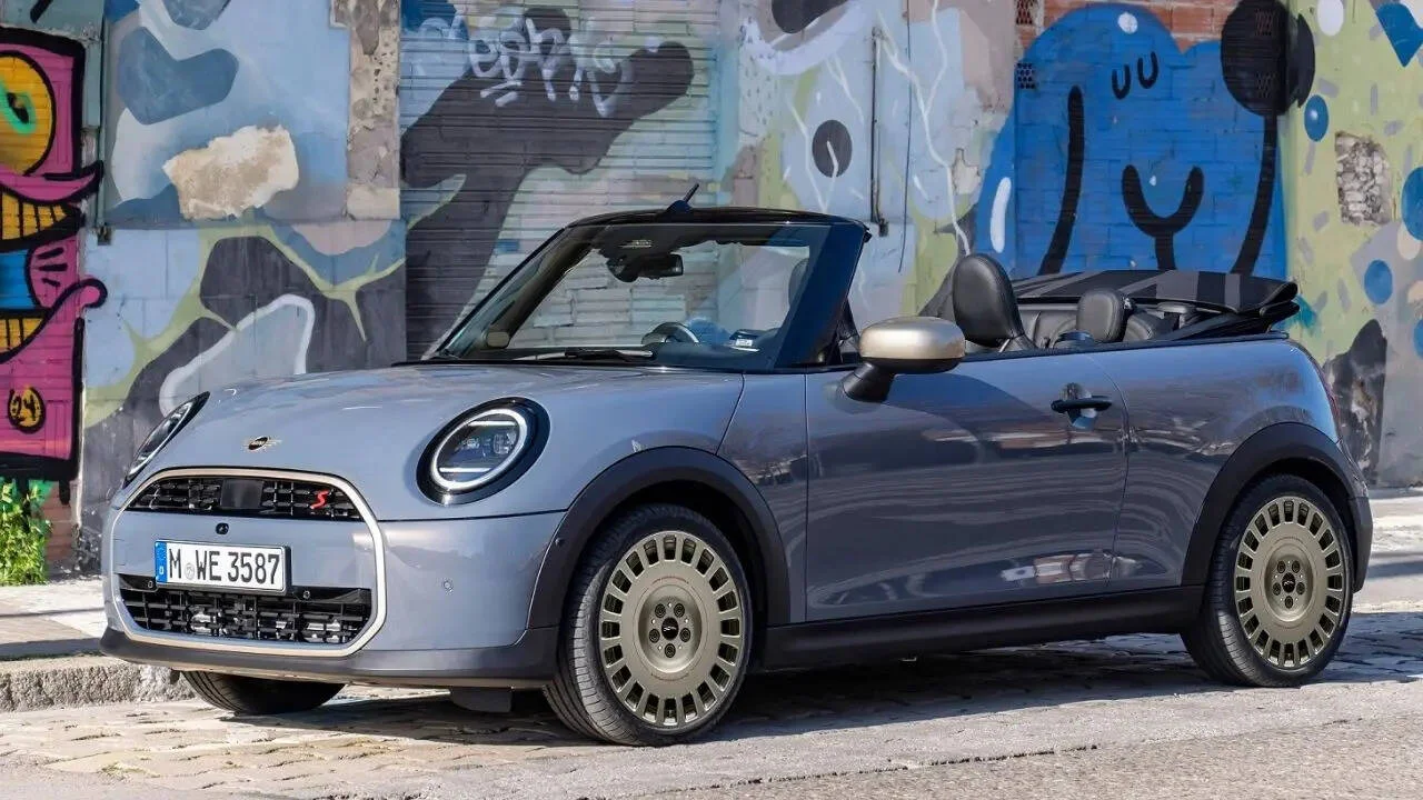 MINI Cooper Convertible Stardust Edition تُطلق في الهند