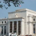 الاحتياطي الفيدرالي يرفع أسعار الفائدة وسط أزمة الغاز