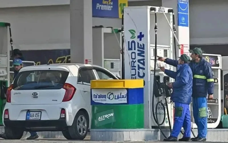 زيادة سعر الديزل وخصم محدود في أسعار البنزين
