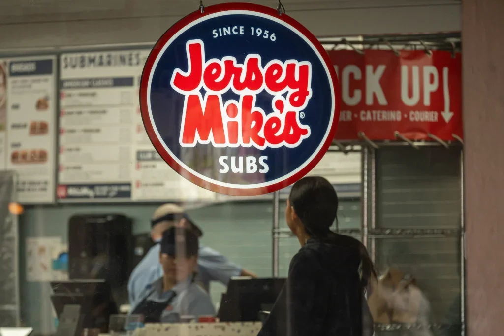 Jersey Mike's تستعد للإدراج في البورصة