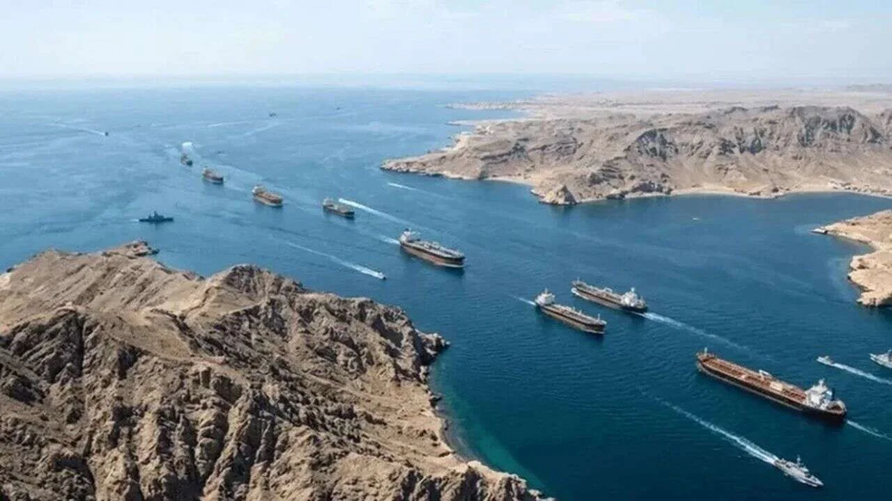 إيران تحذر من تداعيات تدخلات أمريكا في هرمز